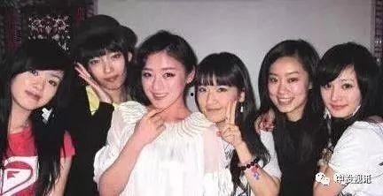 闺蜜进了娱乐圈吃瓜,娱乐圈吃瓜盛宴即将开启!