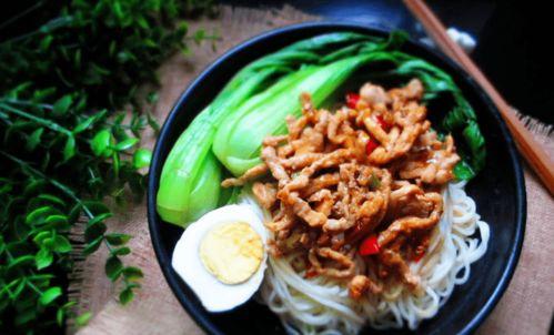 娱乐吃瓜酱吃面条视频下载